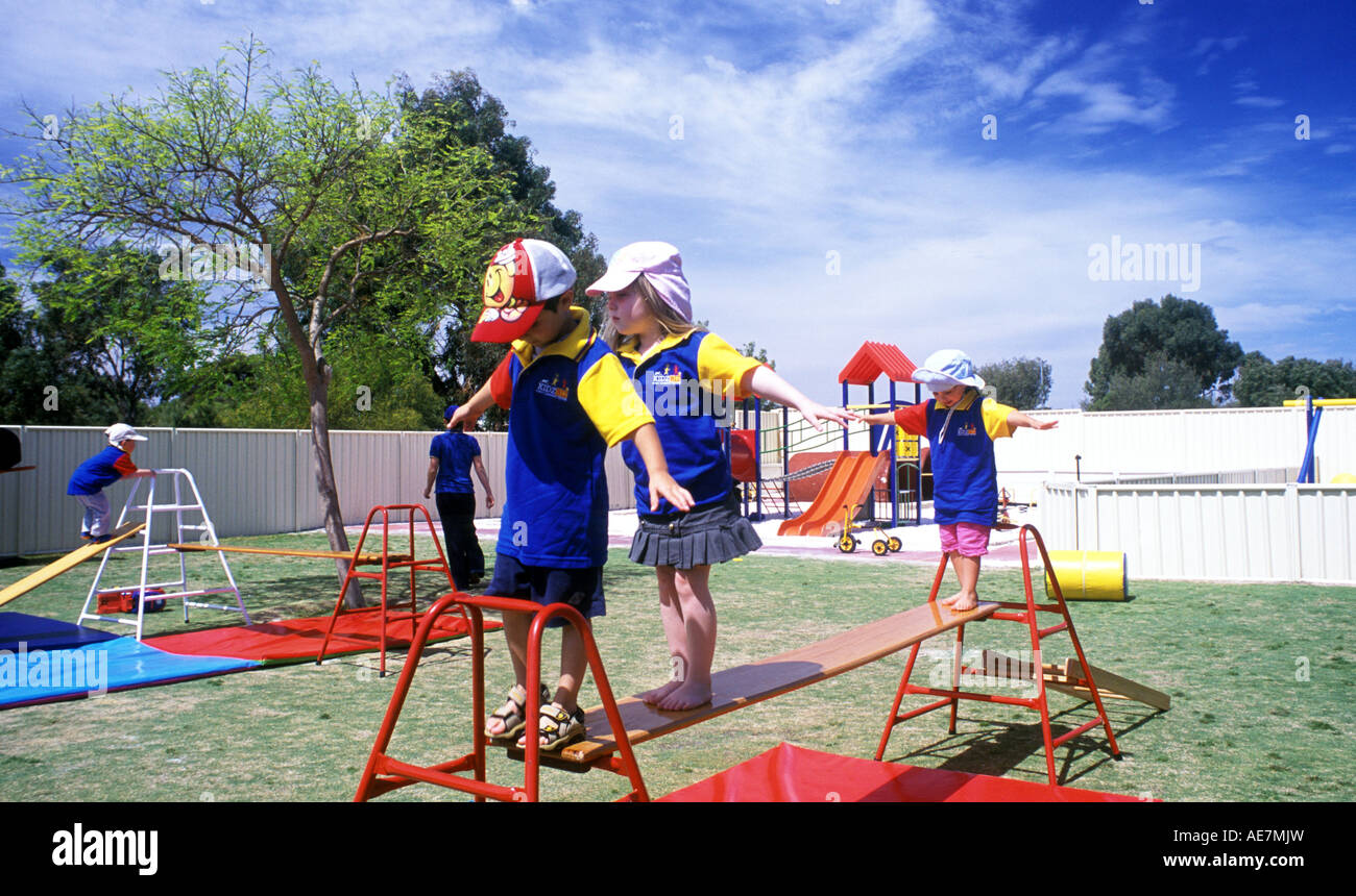 Le attività outdoor in età prescolare 2 Foto Stock
