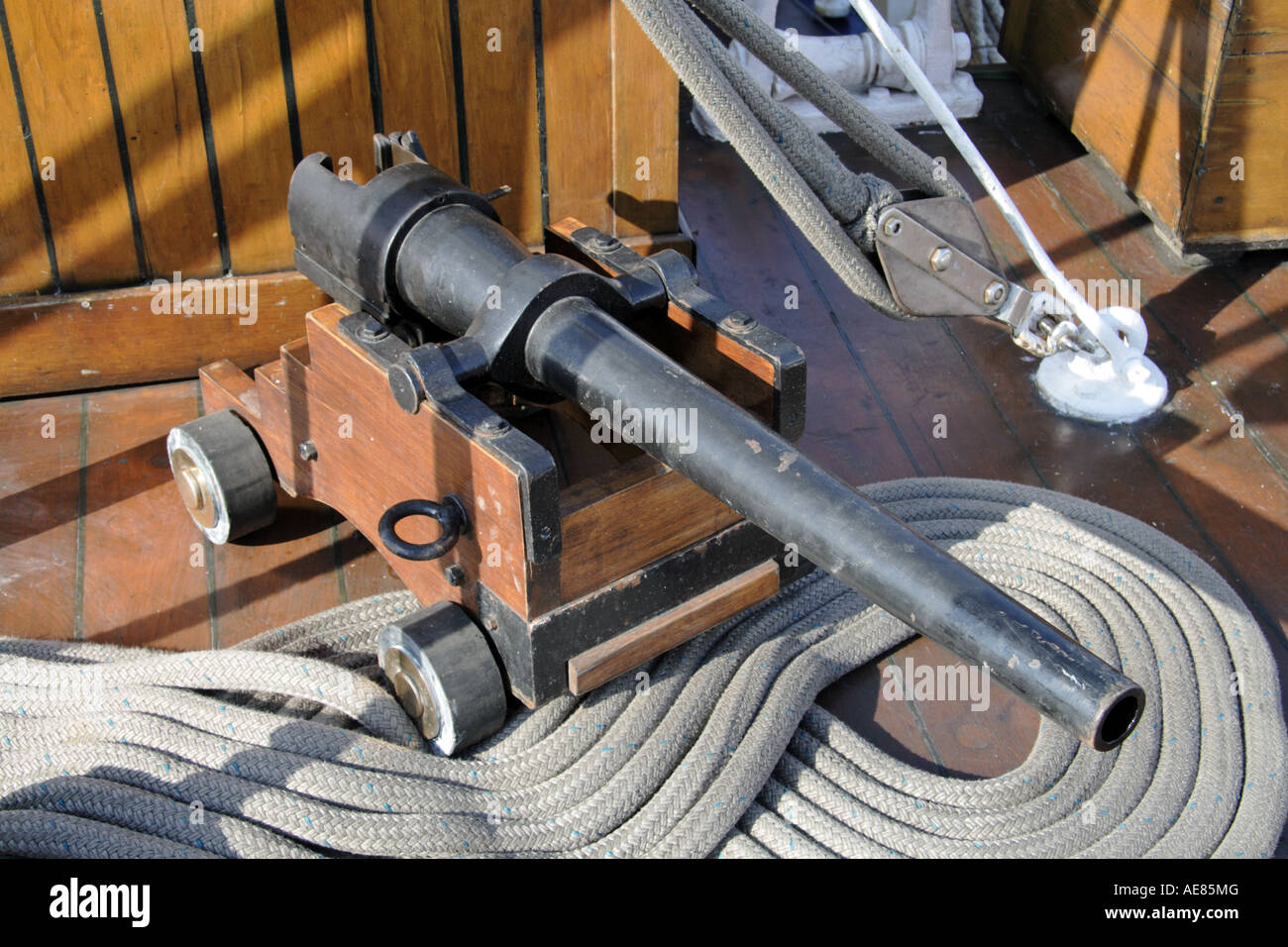 Piccolo cannone in Guayas Tall Ship. Foto Stock