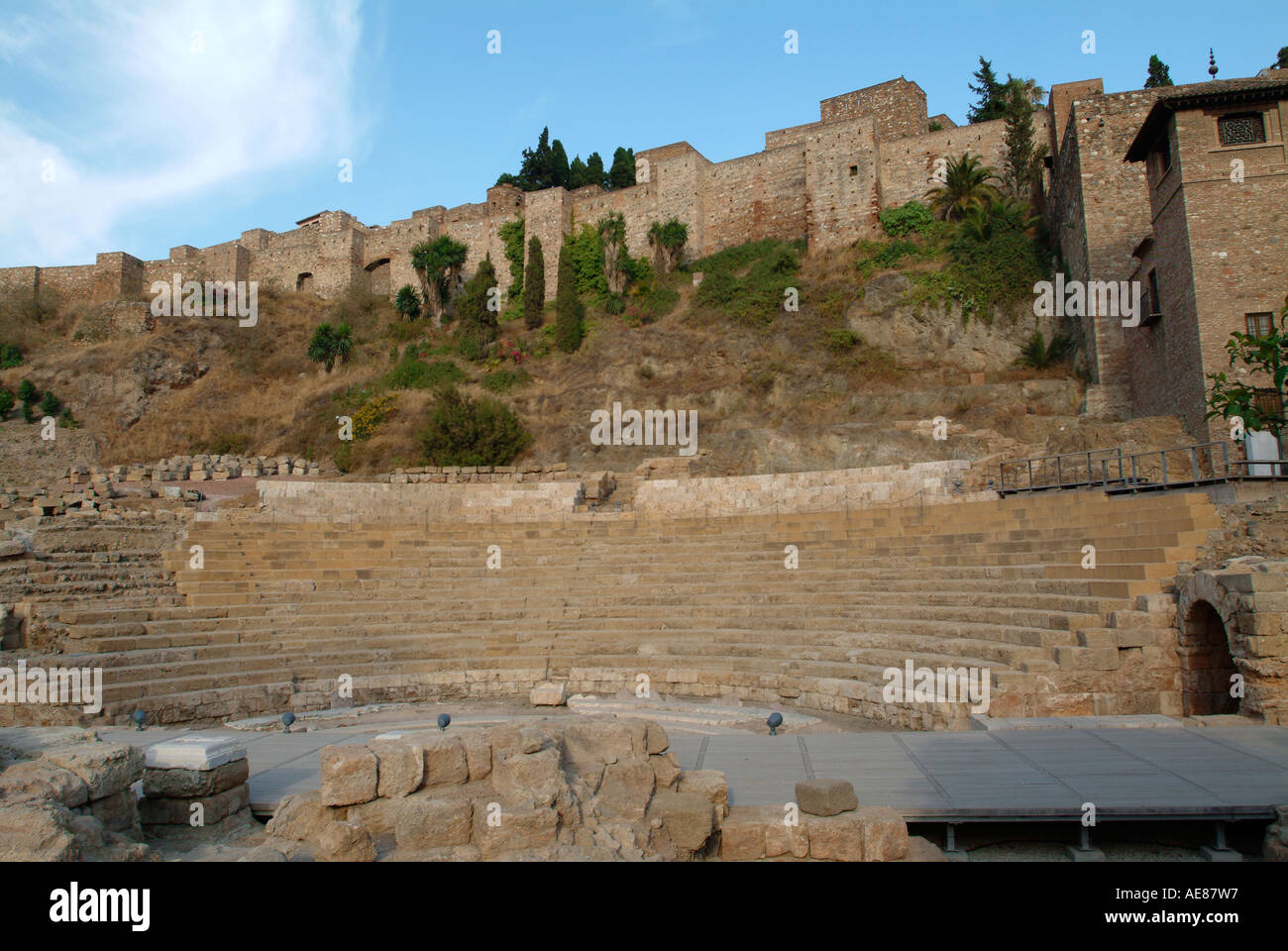 Malaga. Teatro Romano. Teatro romano e Alcazaba Foto Stock