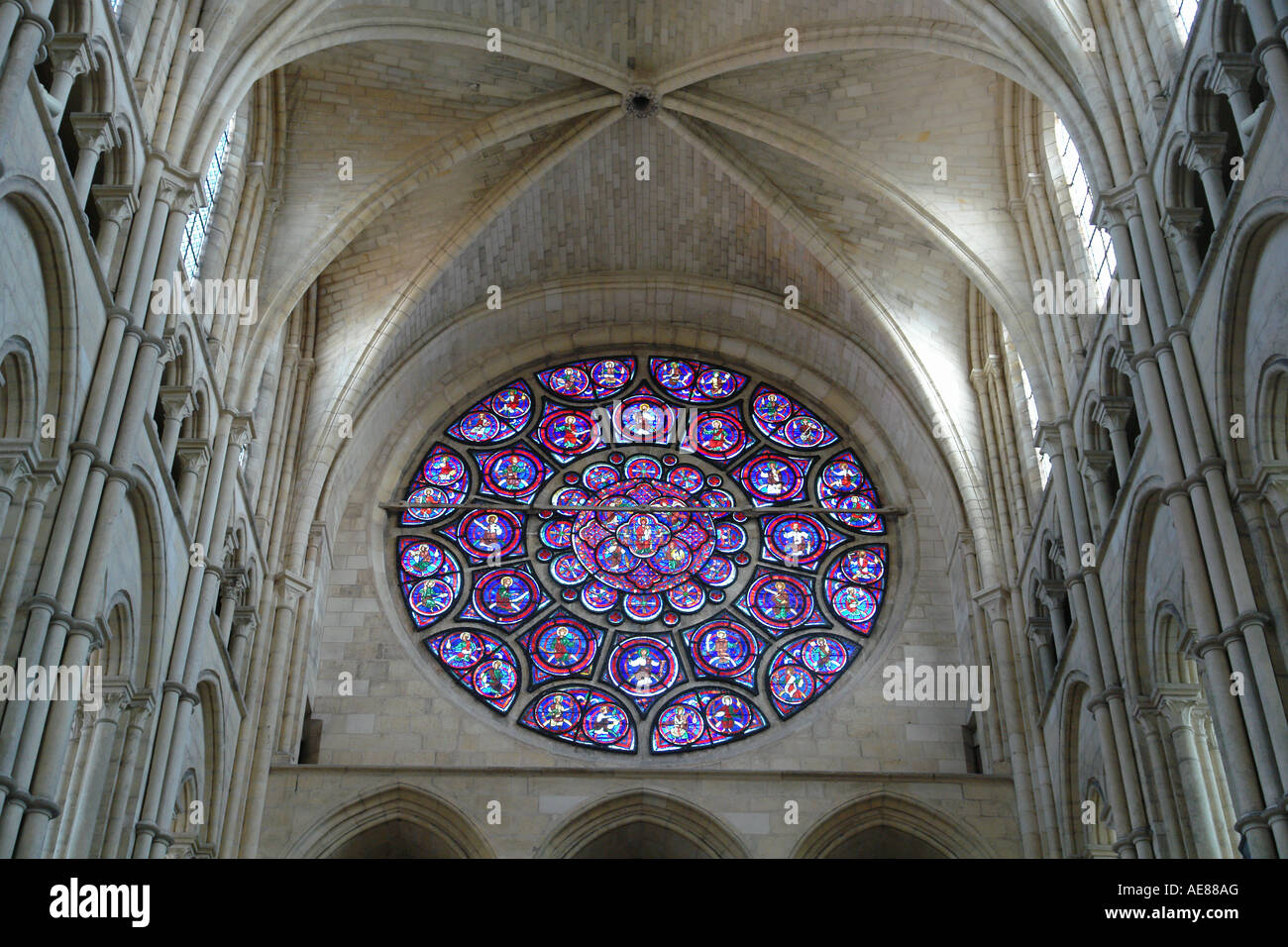 Navata della cattedrale di Notre Dame (Laon-Picardy-Francia) Foto Stock