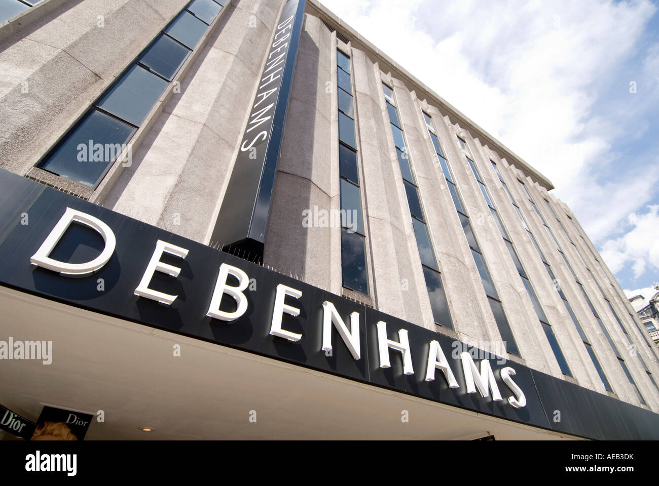 Negozio Debenhams segno su Oxford street nel centro di Londra REGNO UNITO Foto Stock