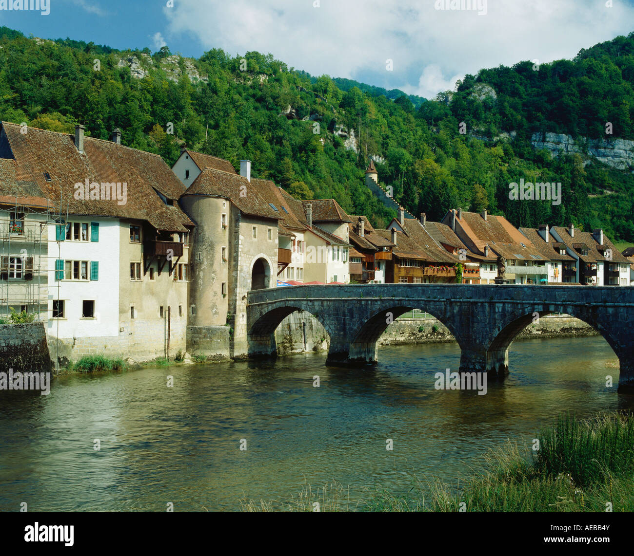 St. ursanne bridge e st. ursanne Foto Stock