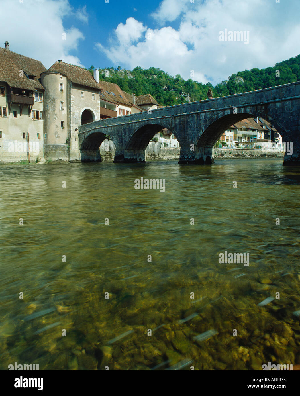 St. ursanne bridge e st. ursanne Foto Stock