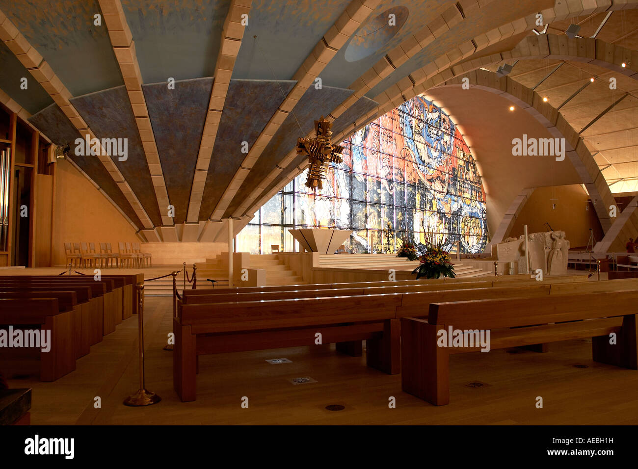 Interno della chiesa di Padre Pio, San Giovanni Rotondo Foto stock - Alamy