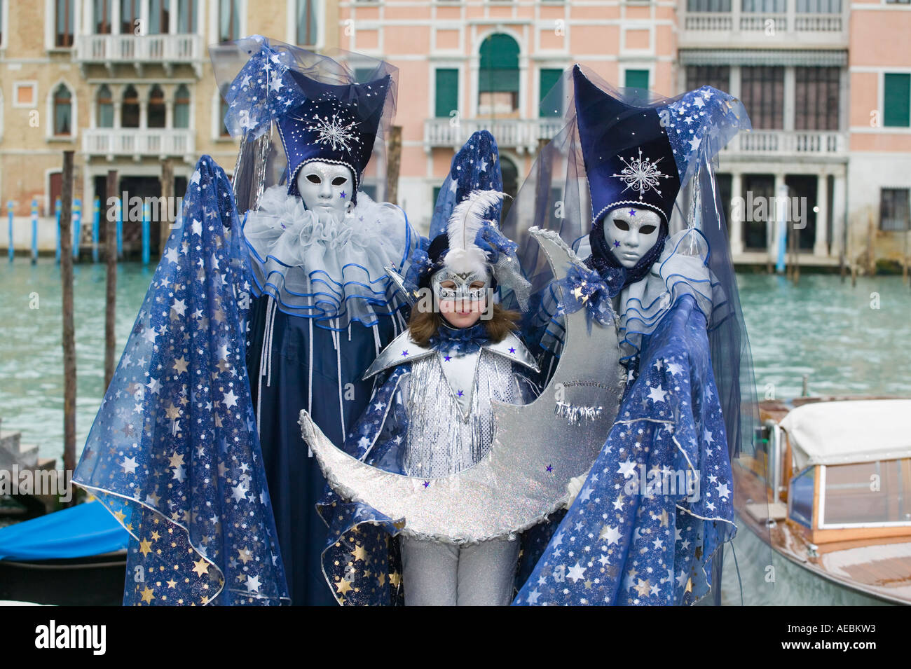 Famiglia in costumi di carnevale, il Carnevale di Venezia, Veneto, Italia  Foto stock - Alamy