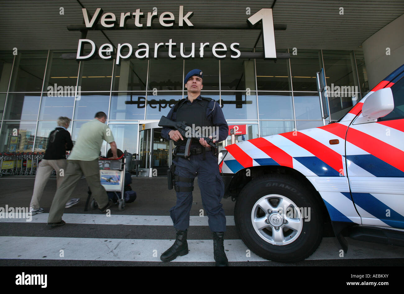 Il controllo di frontiera all'aeroporto di Schiphol solo uso editoriale nessuna pubblicità negativa Foto Stock