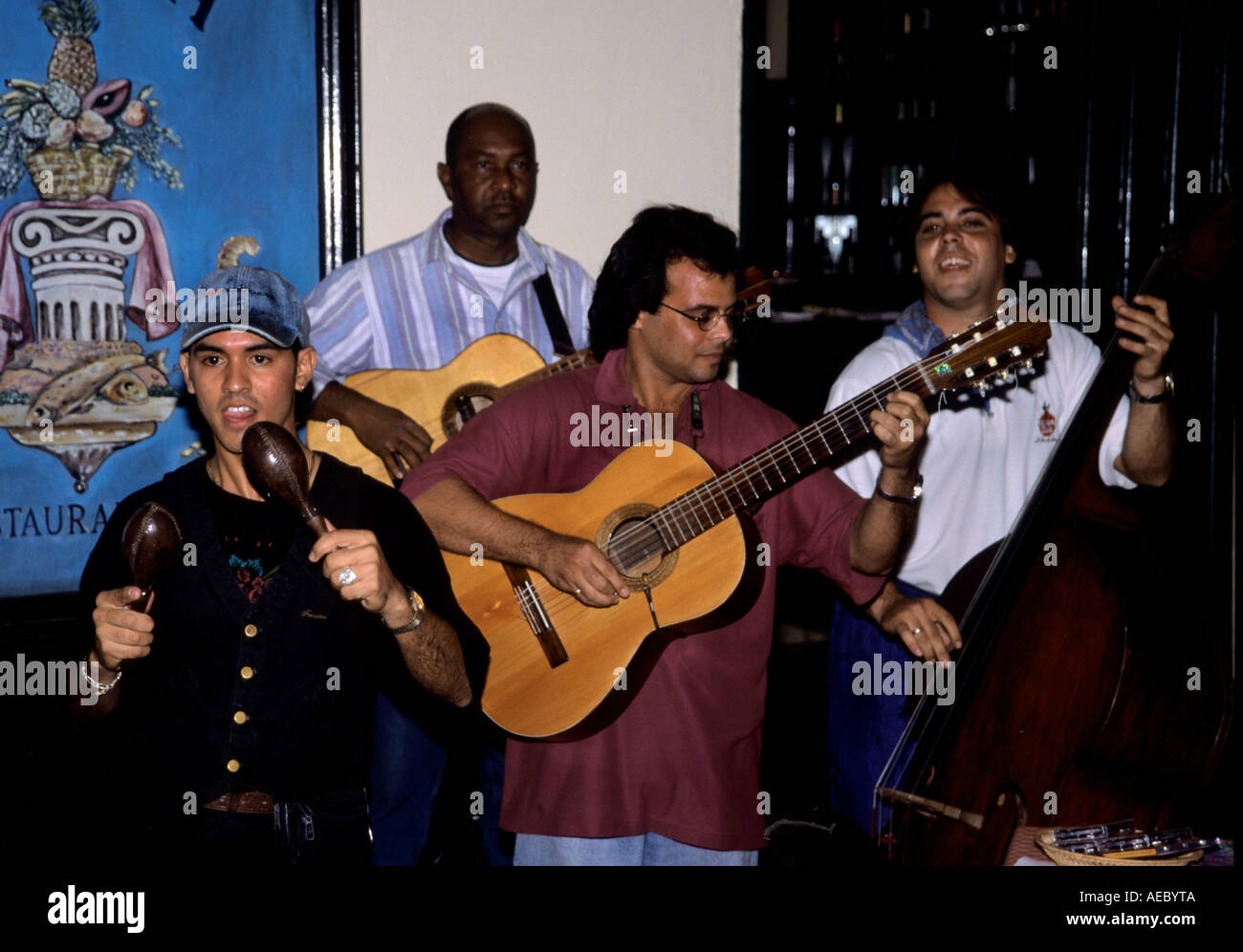 Havana Cuba Cuba band di musicisti chitarra cantante di musica latina tradizionale beat Foto Stock