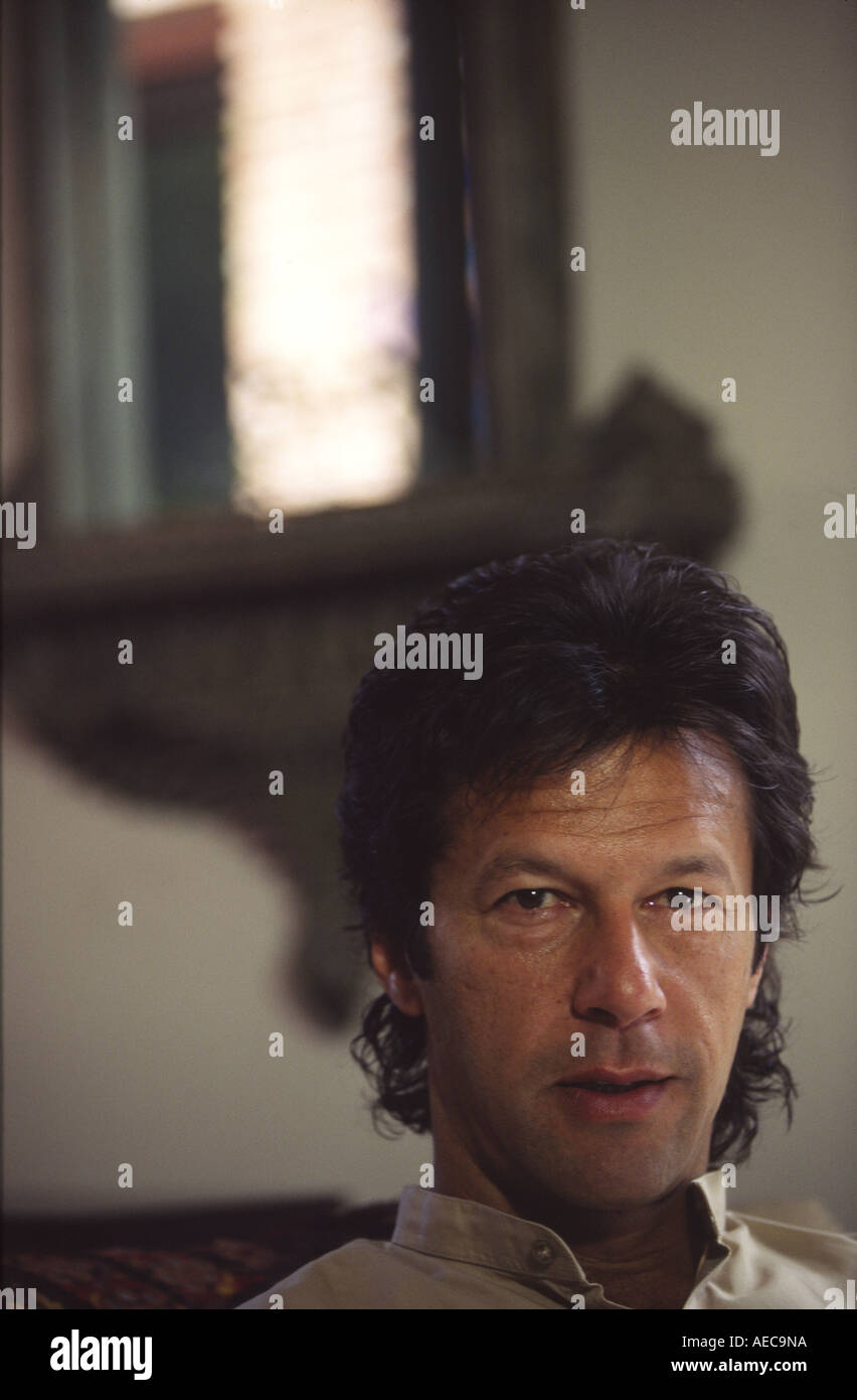 Imran Khan ex Pakistan International Cricket player a casa a Lahore in Pakistan Foto Stock