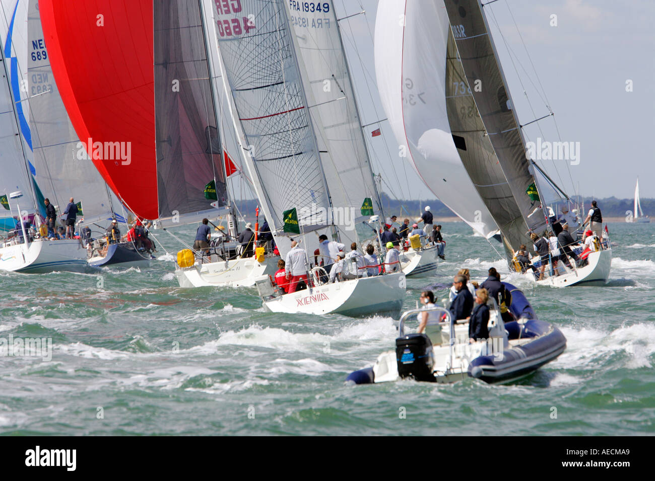 Rolex Fastnet Race start Cowes Week Isle of Wight England Regno Unito Foto Stock