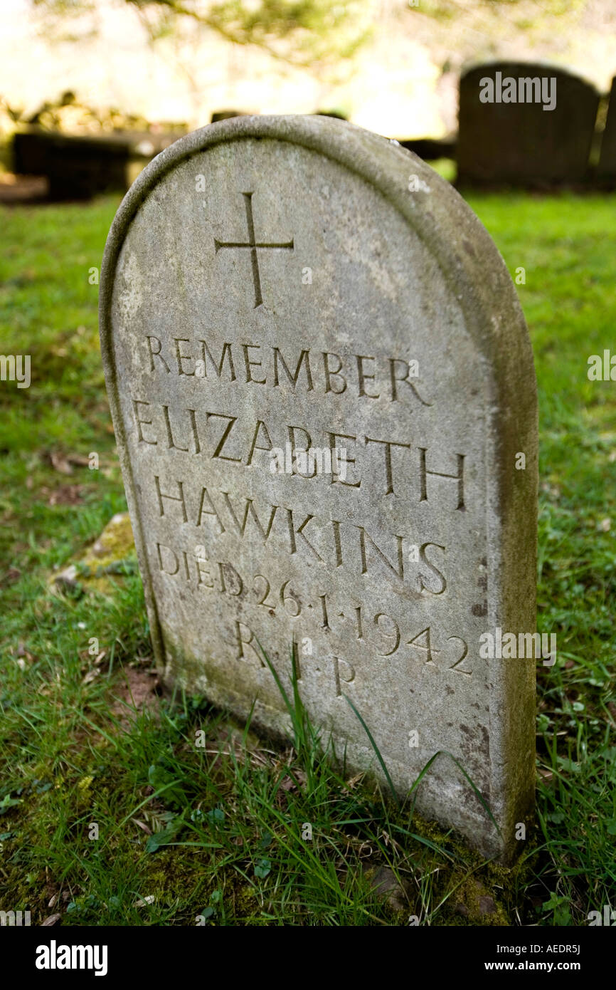Regno Unito Galles Powys Montagna Nera Vale of Ewyas Capel y ffin Eric Gill scolpiti pietra tombale Foto Stock