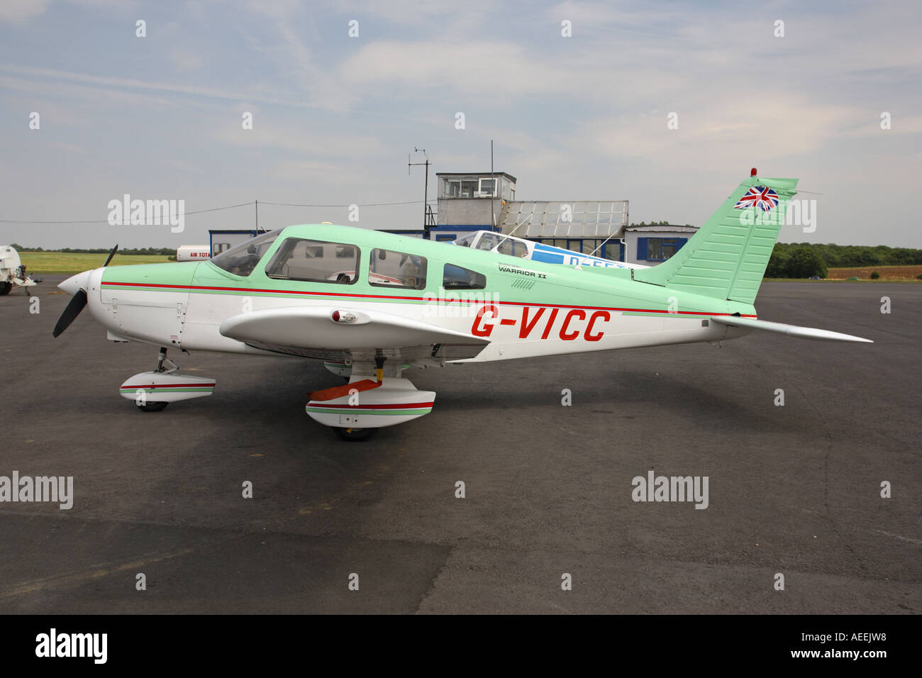 Piper PA 28 registrazione guerriero G VICC a Turweston airfield Northamptonshire Inghilterra Foto Stock