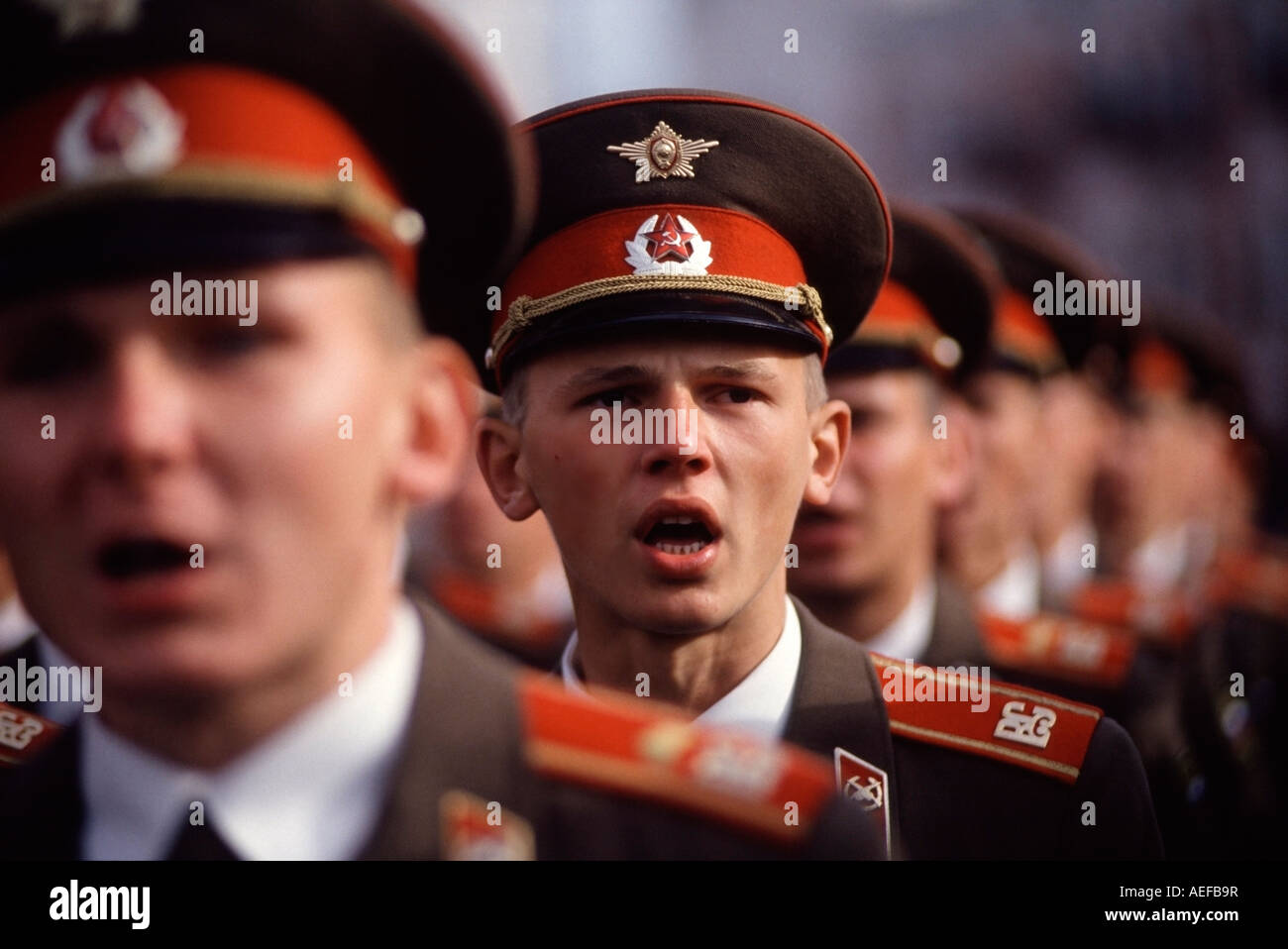 Soldati russi durante la sfilata del vestito al di fuori del Cremlino a Mosca Russia Foto di Chuck Nacke Foto Stock