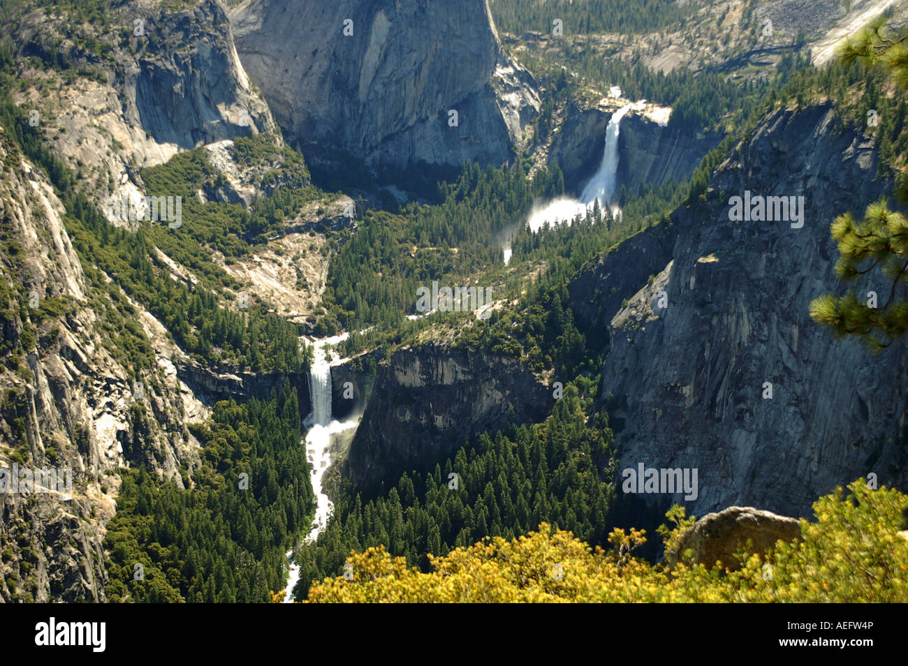 Il Nevada e primaverile cade dal punto di Washburn nel Parco Nazionale di Yosemite Foto Stock
