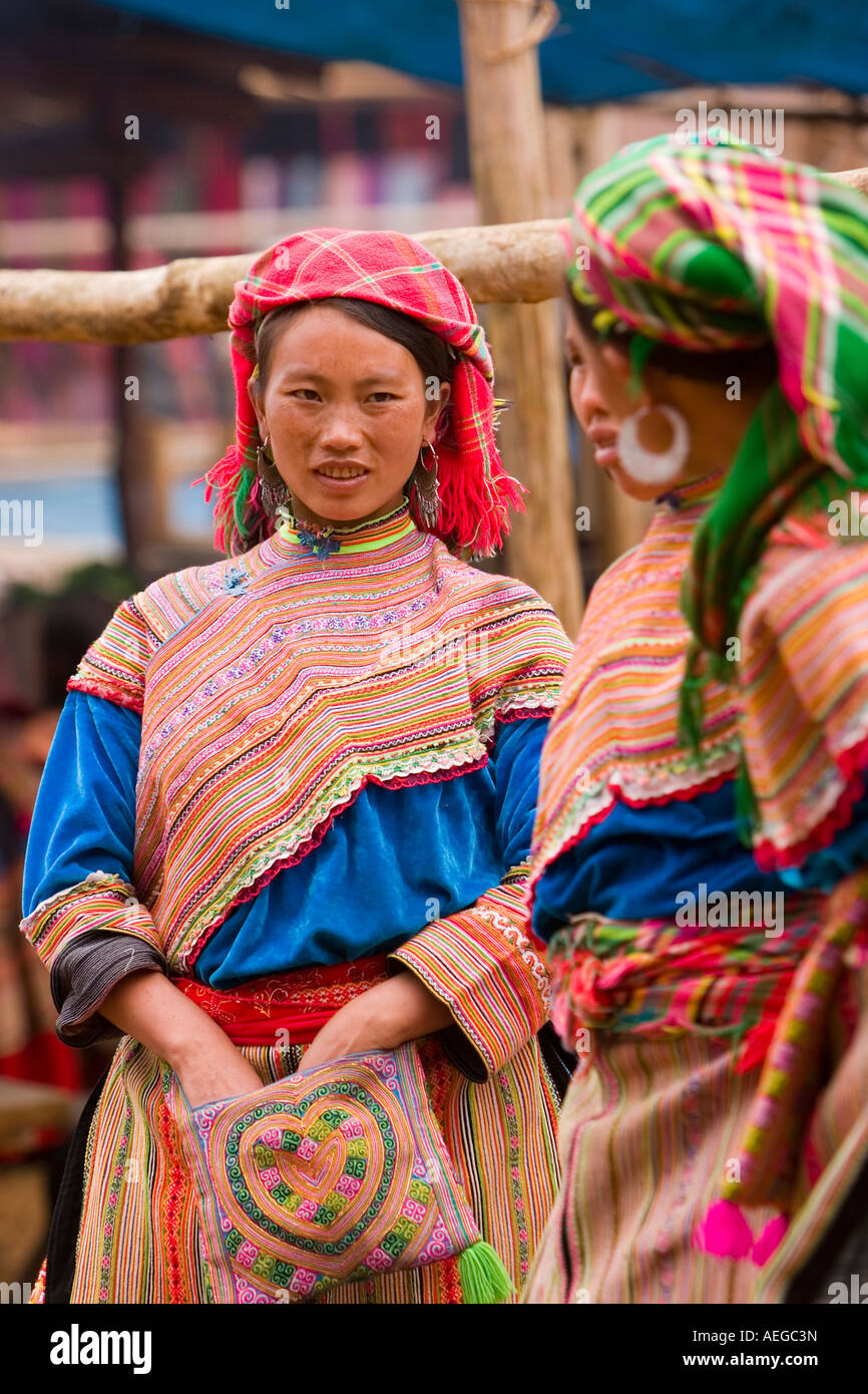 Il vietnamita di donne può cau mercato Nord Vietnam Foto Stock