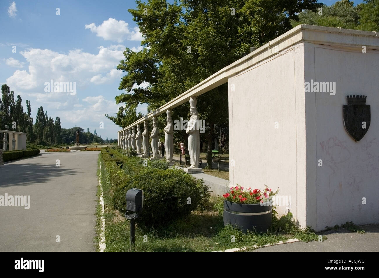Parco Herastrau rivestito storico di sculture in pietra, Bucarest, Romania, Europa UE Foto Stock