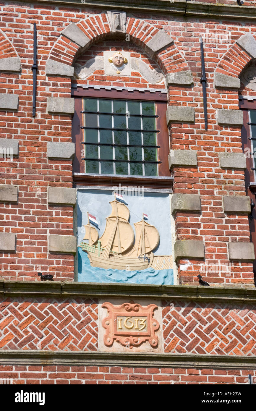 Placca con nave a vela. Innesto stadhuis, municipio North Holland Olanda 1613 Foto Stock