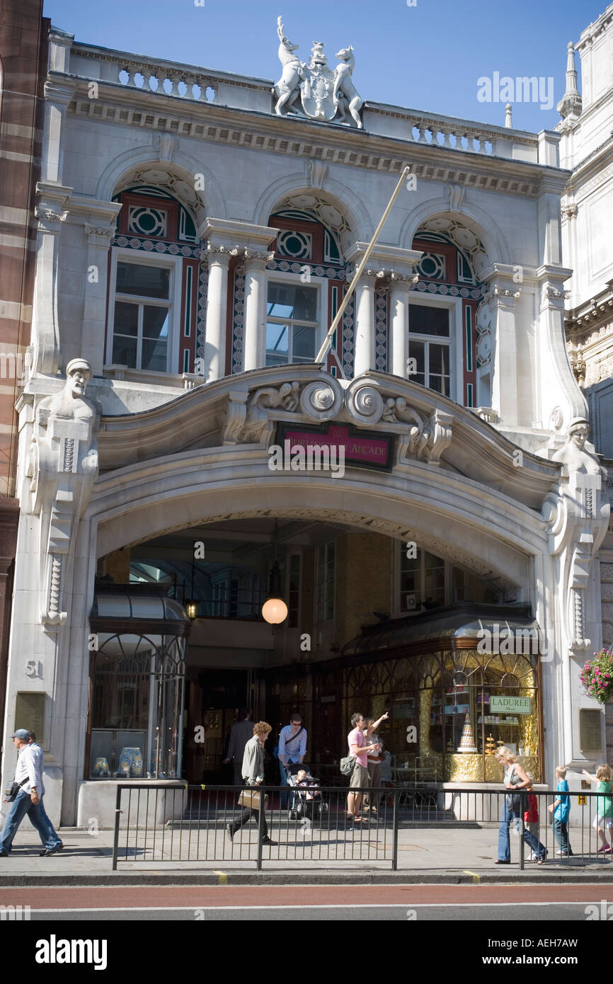 Burlington Arcade Piccadilly London Inghilterra England Foto Stock