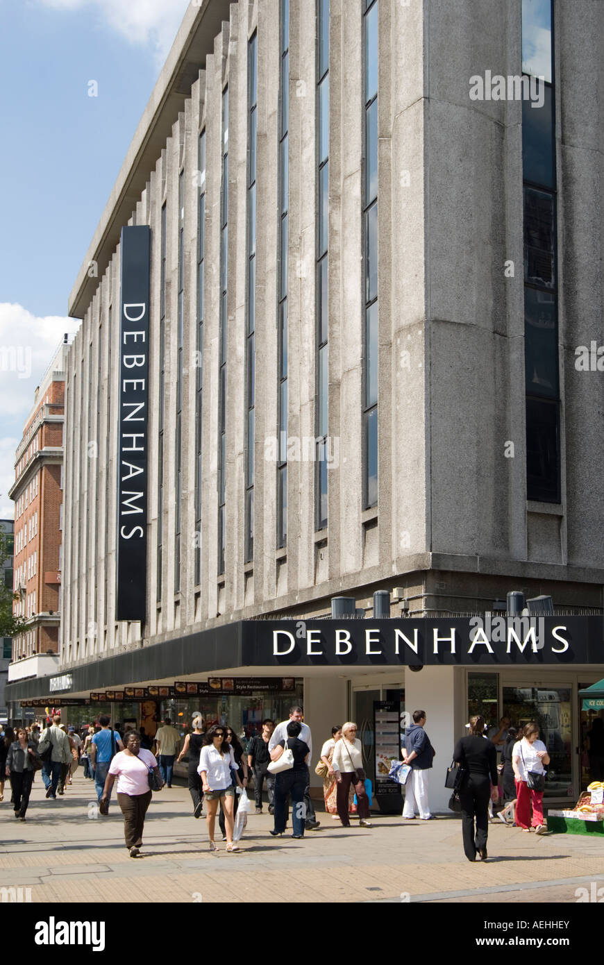 Negozio Debenhams segno su Oxford street nel centro di Londra REGNO UNITO Foto Stock