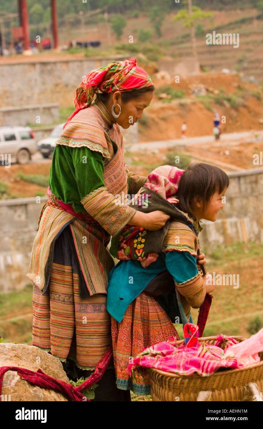 Il vietnamita madre e figlia del Vietnam del Nord Foto Stock