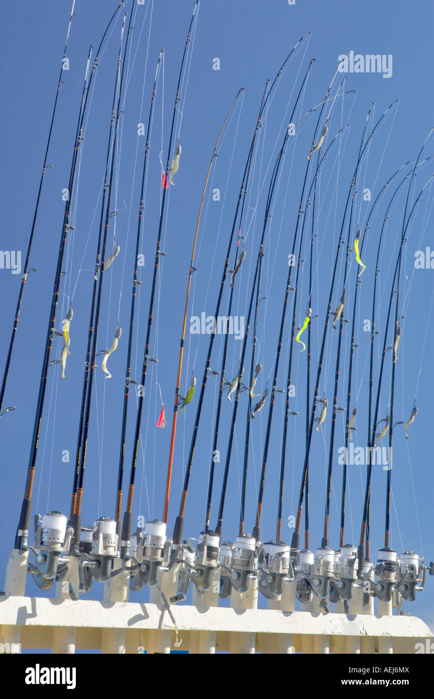 Poli di pesca sulla pesca sportiva di Garibaldi in barca Boat Harbour Oregon Foto Stock