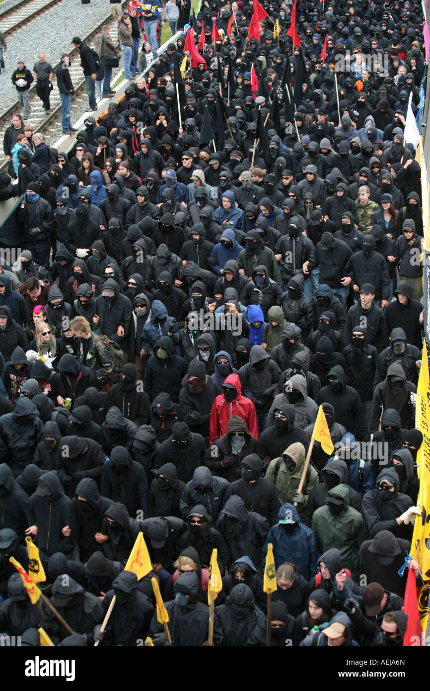 Autonomists sulla manifestazione contro il vertice del G8, Rostock, Meclemburgo-Pomerania Occidentale, Germania Foto Stock