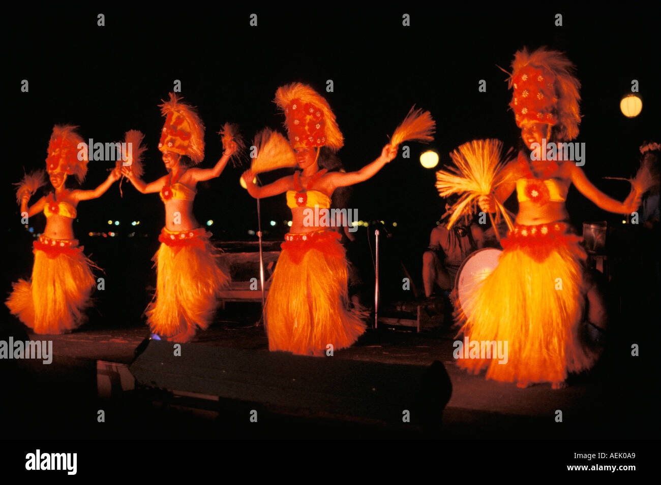 Ballerini di hula a luau hotel Sheraton Waikiki Hotel Oahu Hawaii Foto Stock