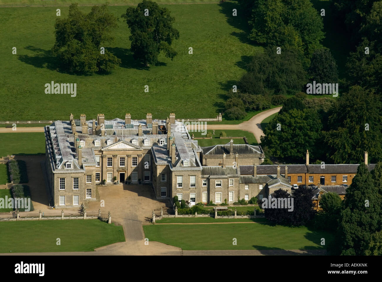 Althorp House veduta aerea di dove la principessa Diana del Galles è sepolta in un lago ovale vicino.Great Brington Northamptonshire Inghilterra 2000s HOMER SYKES Foto Stock