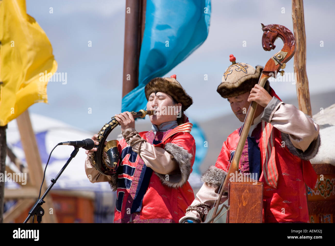 Il cantante ballerino alla Gengis Khan mostrano in Mongolia Foto Stock