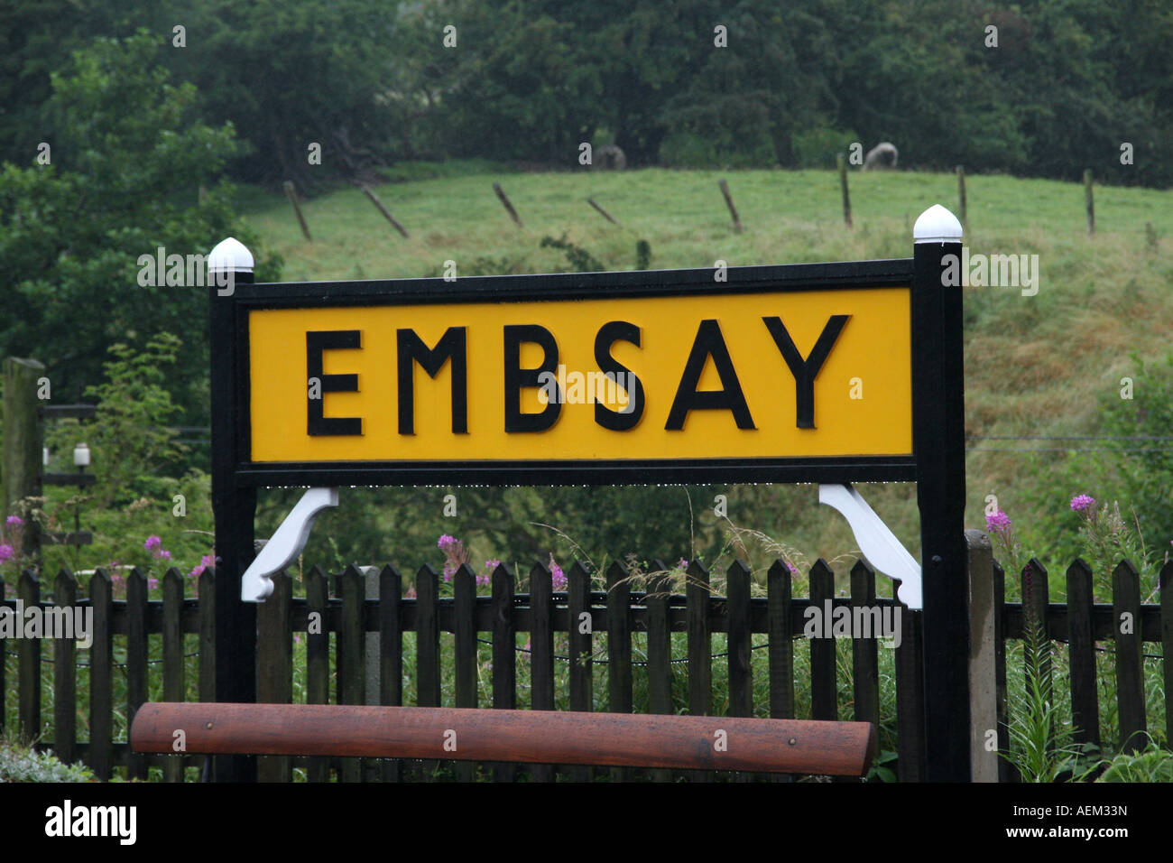 Segno di stazione Embsay Steam Railway Yorkshire Foto Stock