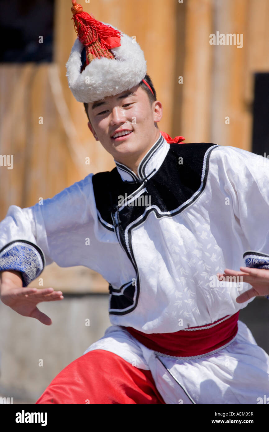 Giovane ballerino a Gengis Khan festival in Mongolia Foto Stock