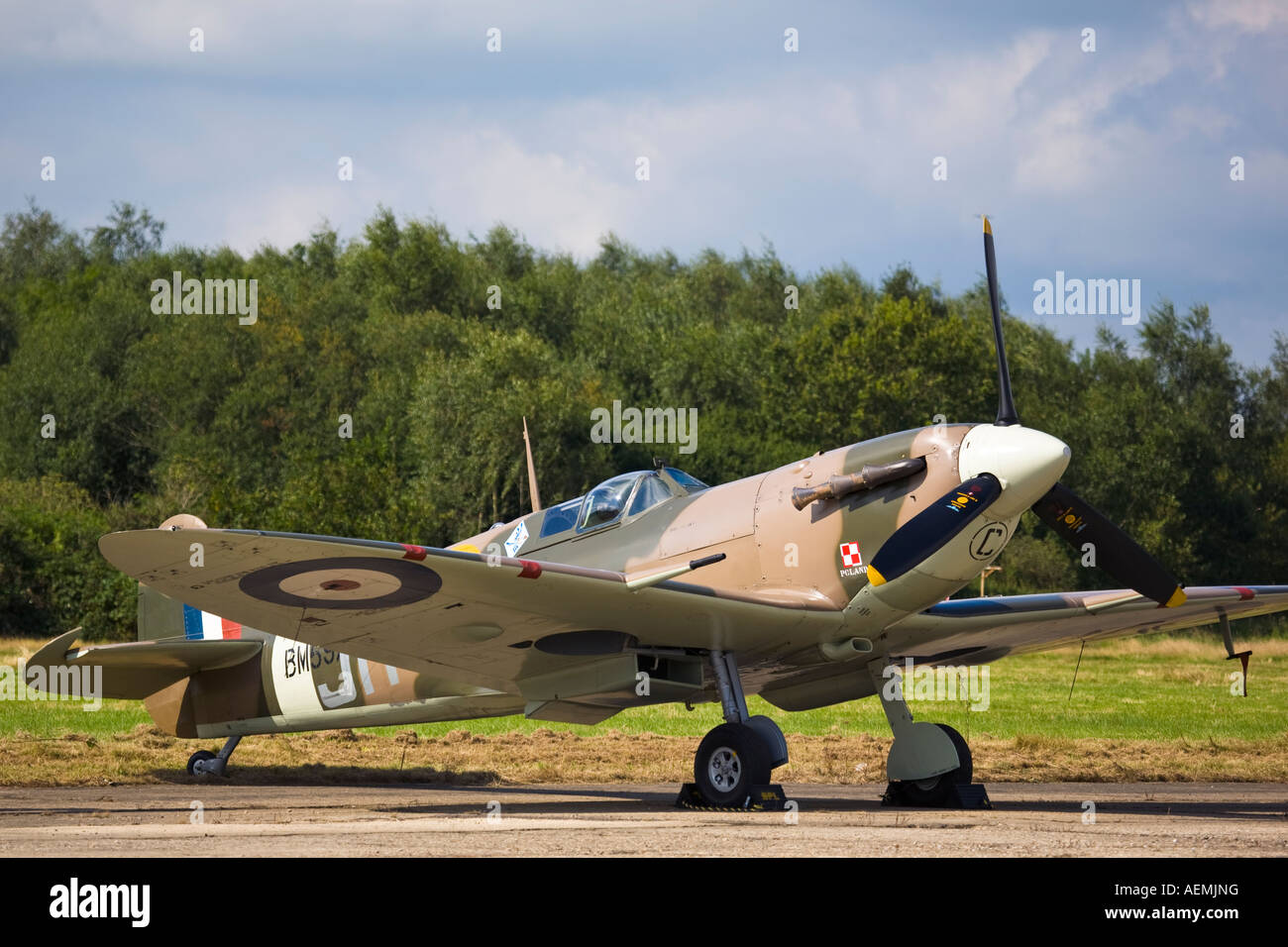 Il Supermarine Spitfire in corrispondenza delle ali e le ruote Dunsfold Airshow 2007, SURREY REGNO UNITO Foto Stock