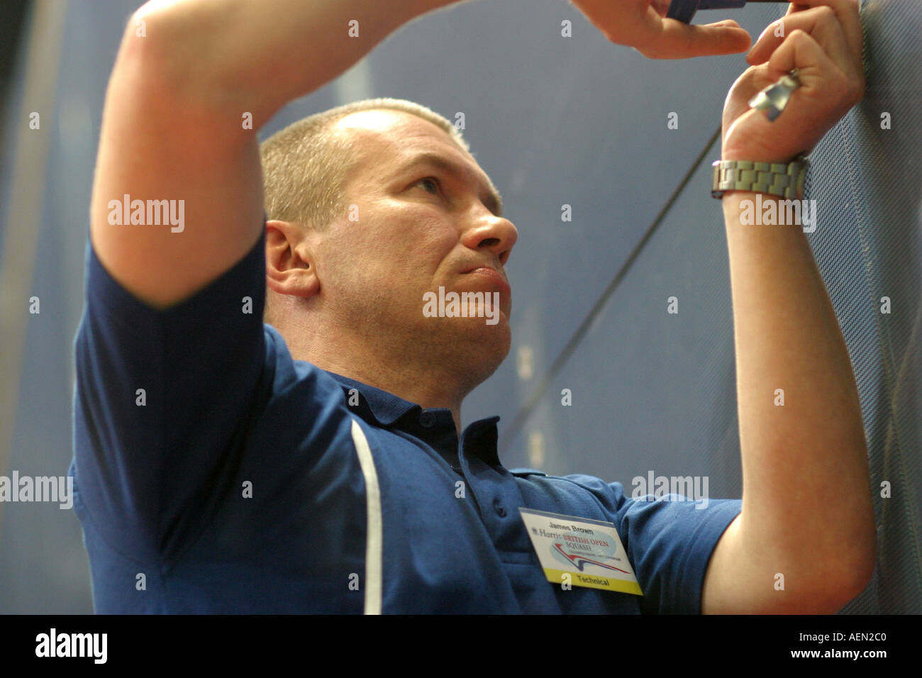 British Open Squash Championships Finals giorno Harris British Open Squash Torneo James Brown parte del team tecnico manutenzione della corte Foto Stock