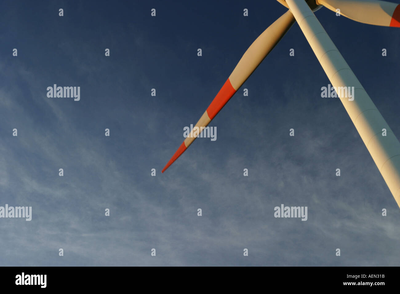 Turbina eolica energia verde di alimentazione alternativa di carburante Foto Stock