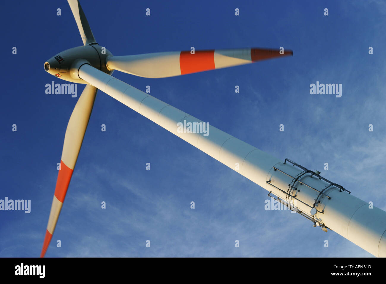 Turbina eolica energia verde di alimentazione alternativa di carburante Foto Stock