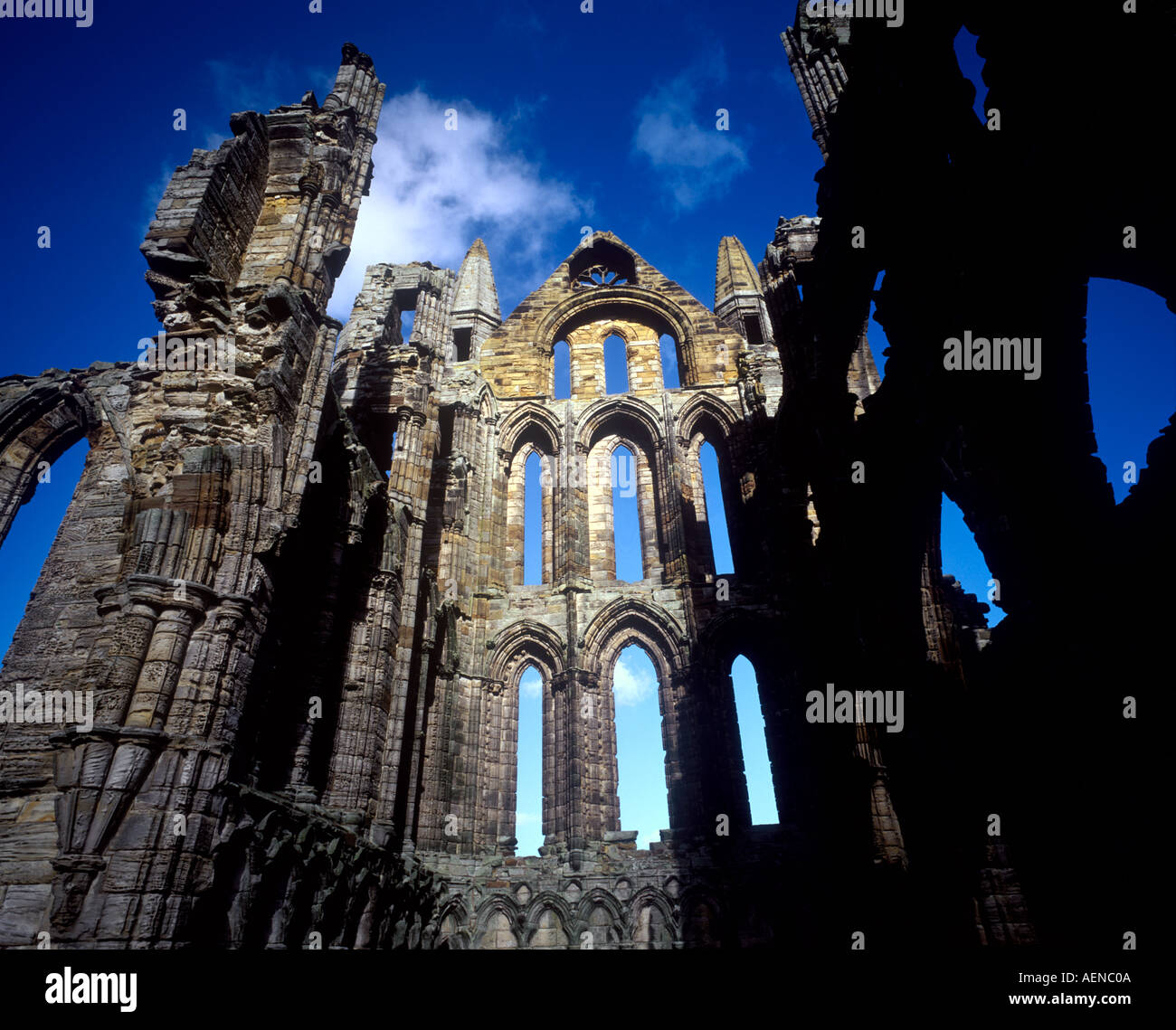 Le rovine di Whitby Abbey fondata in ANNUNCIO 657 in North Yorkshire, Inghilterra Foto Stock