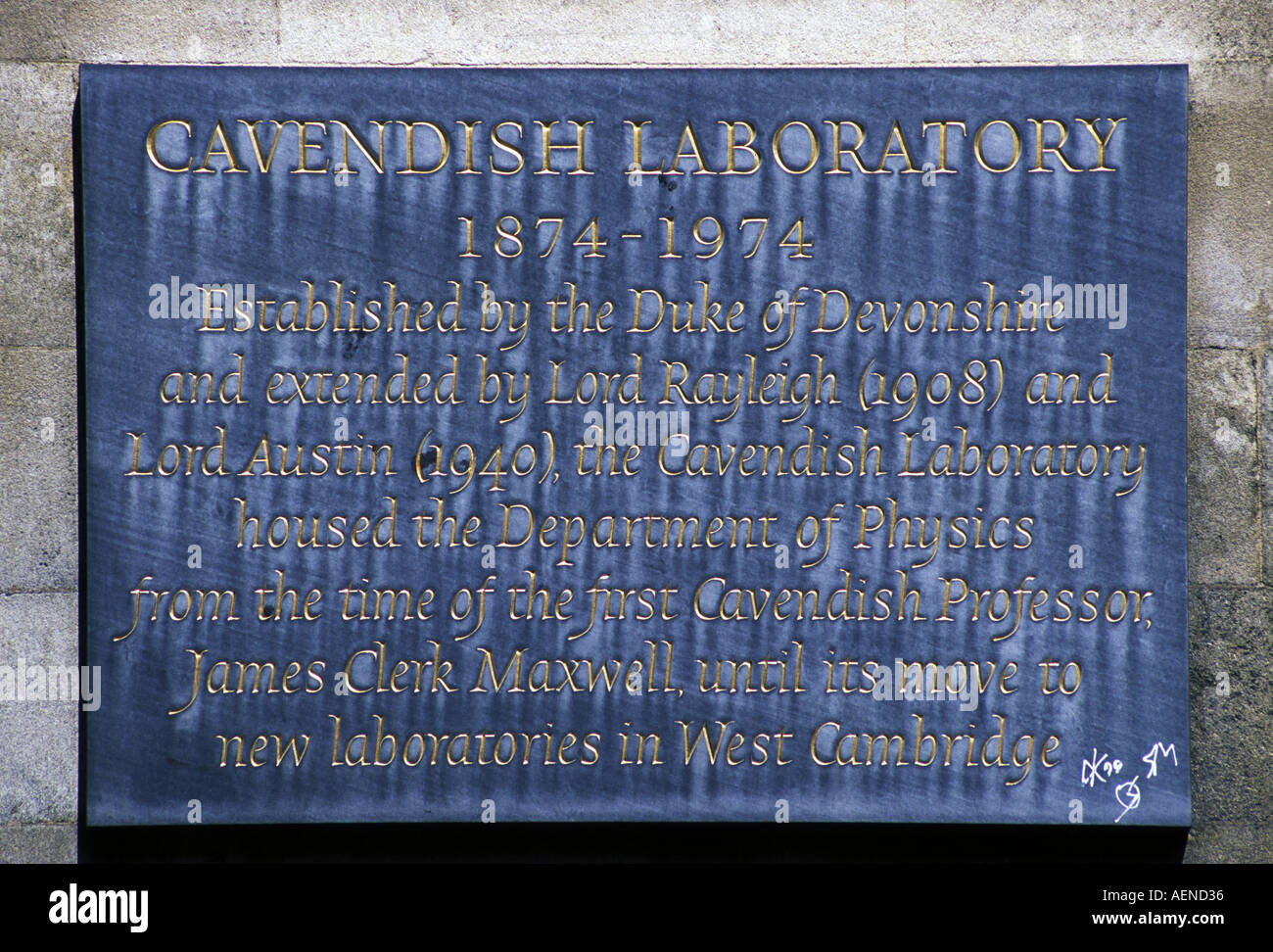 Lapide segna il centenario del vecchio Laboratorio Cavendish di Cambridge, Inghilterra Foto Stock