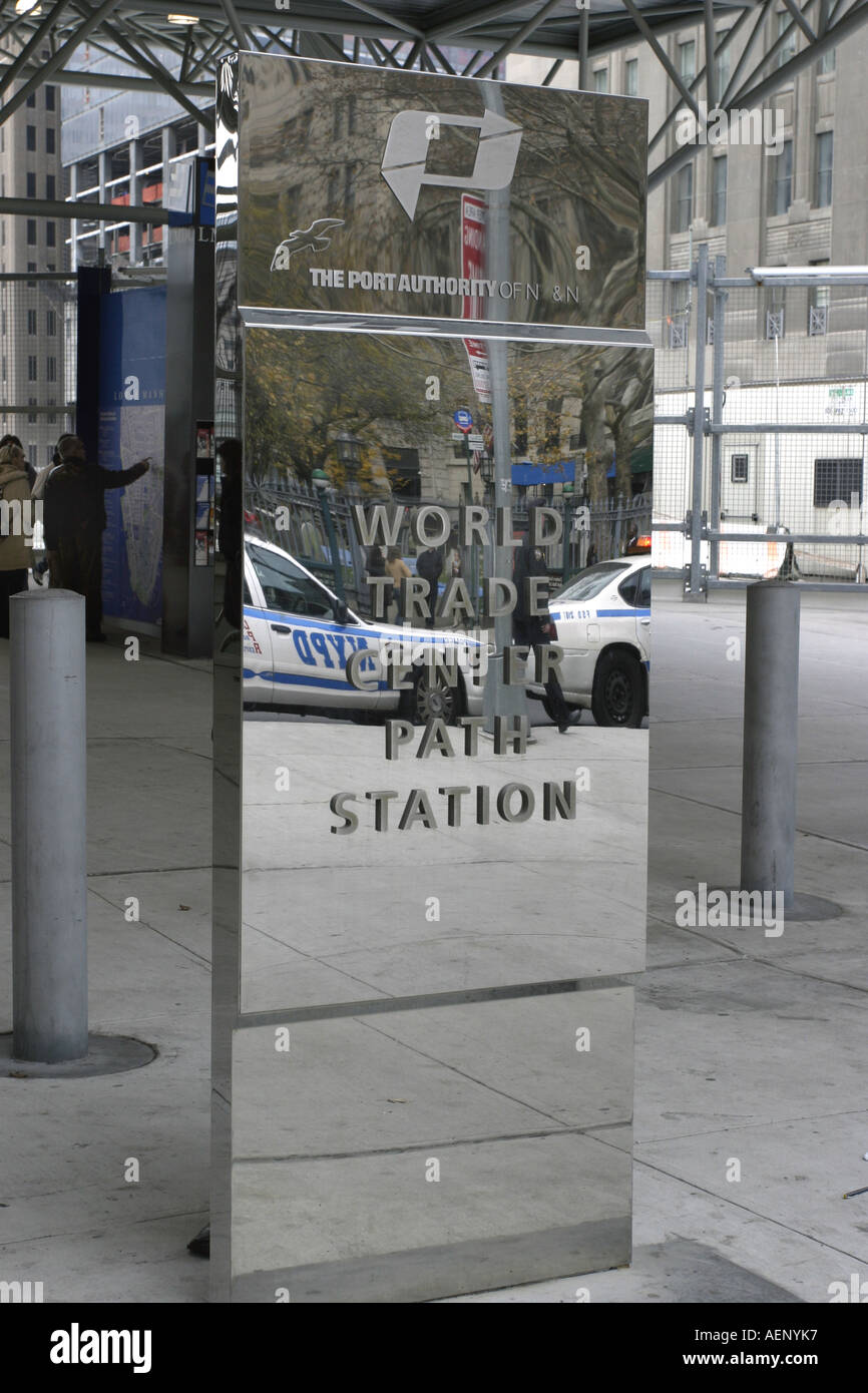 Segno per il World Trade Center stazione percorso di Manhattan a New York Foto Stock