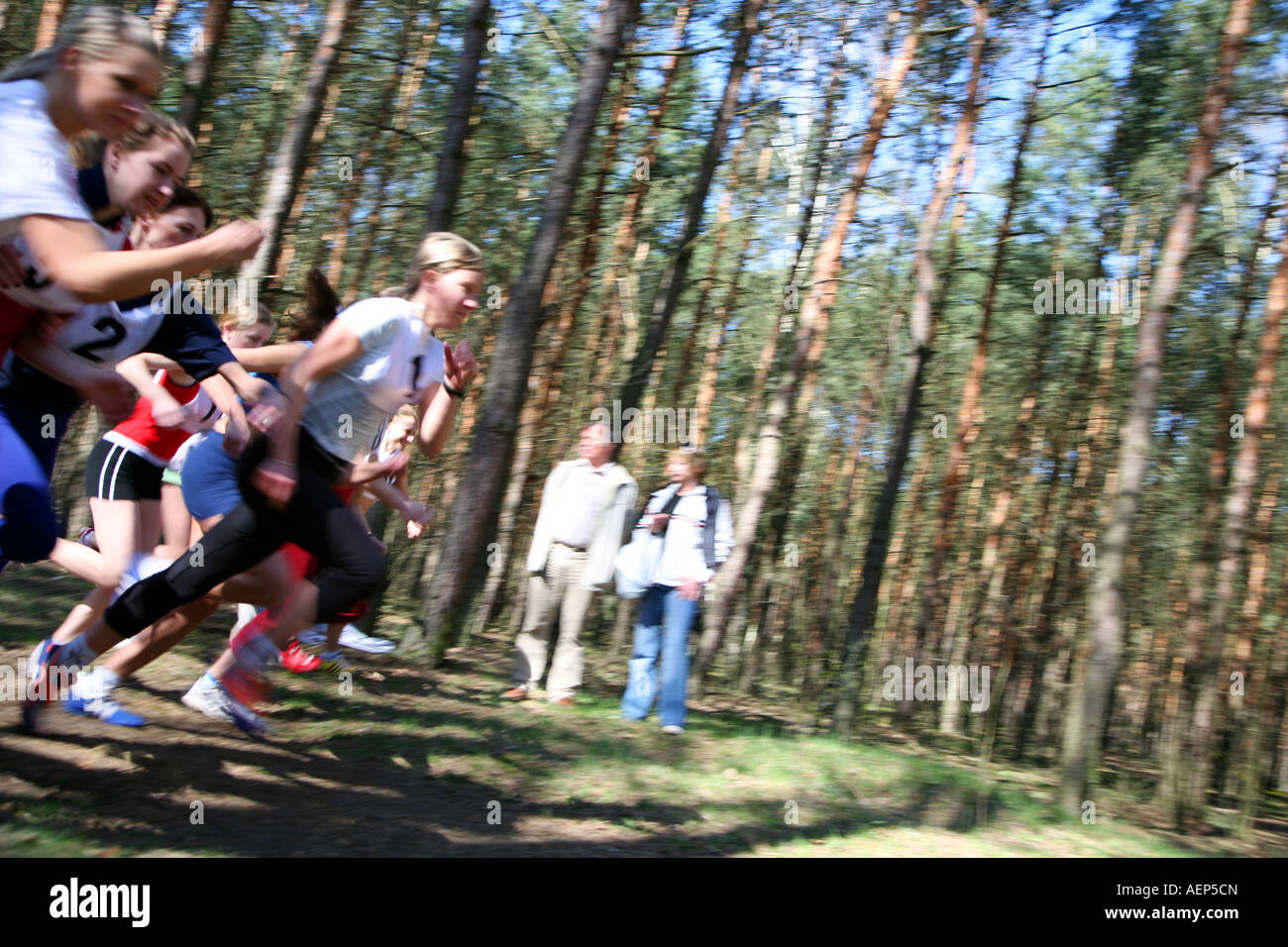 Inizio di womens cross country run Lesny park Polonia Foto Stock