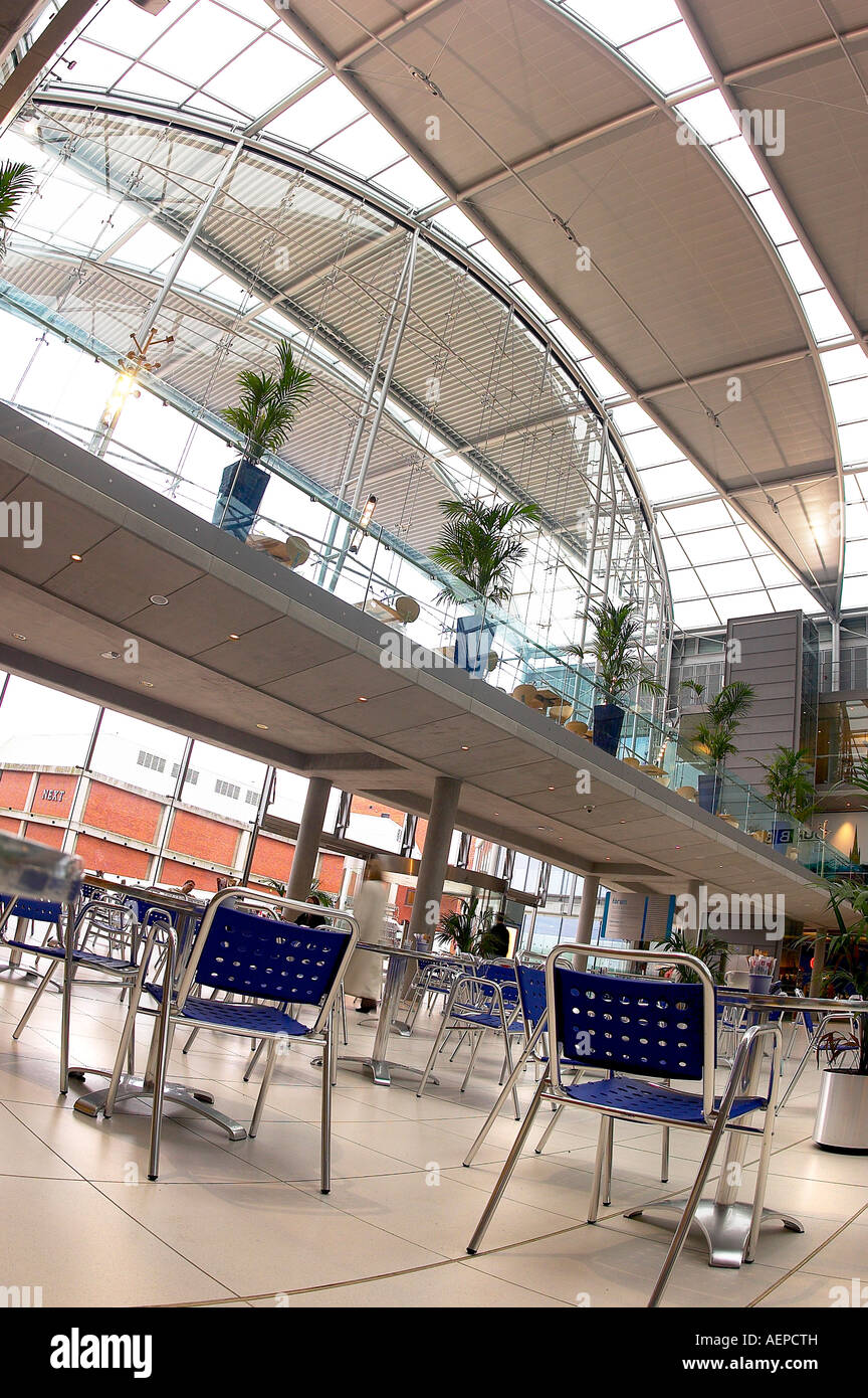 CAFE E RISTORANTE AREA NEL FORUM BIBLIOTECA, NORWICH, Regno Unito Foto Stock