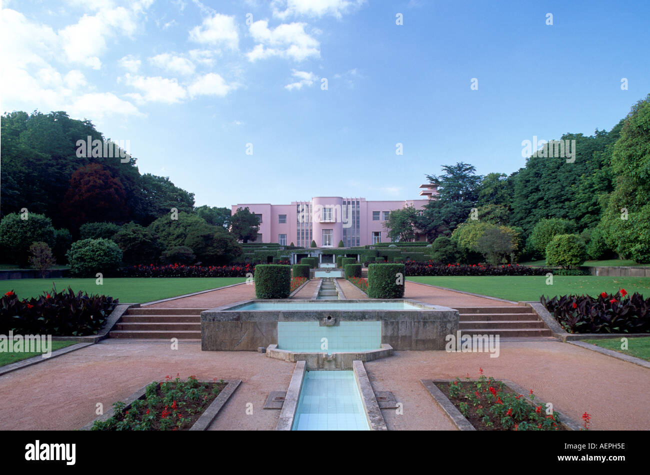 Porto, Jardim de Serralves, Blick auf die Fundacio de Serralves Foto Stock