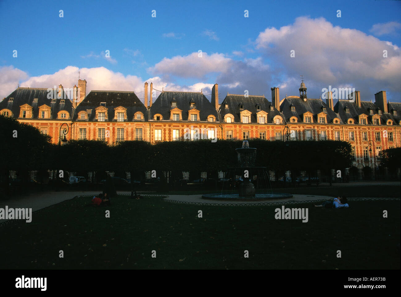 Park Gardens in ombra città di parigi francia Foto Stock