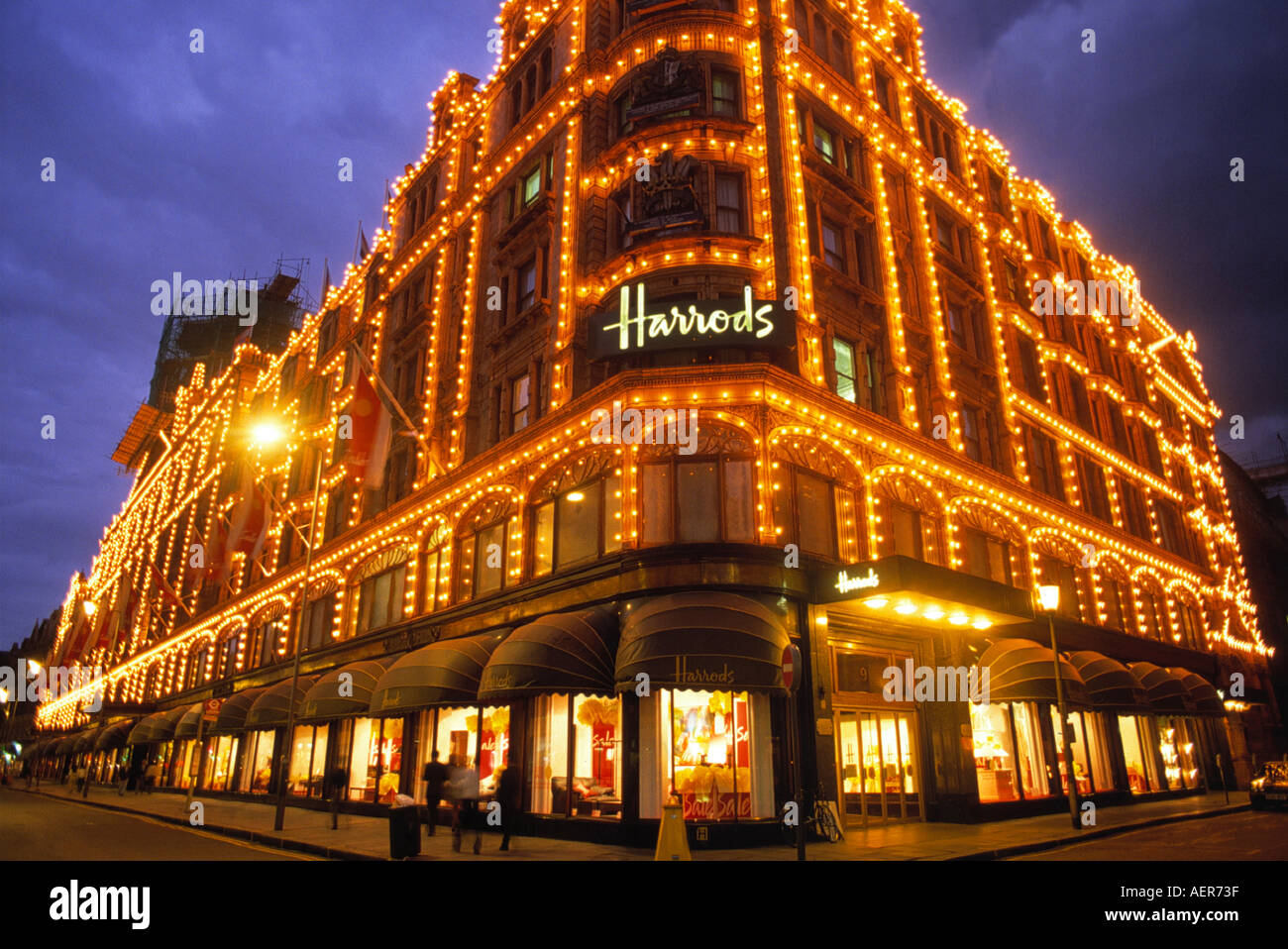 I grandi magazzini Harrods a Natale city di Londra Inghilterra gran  bretagna solo uso editoriale Foto stock - Alamy