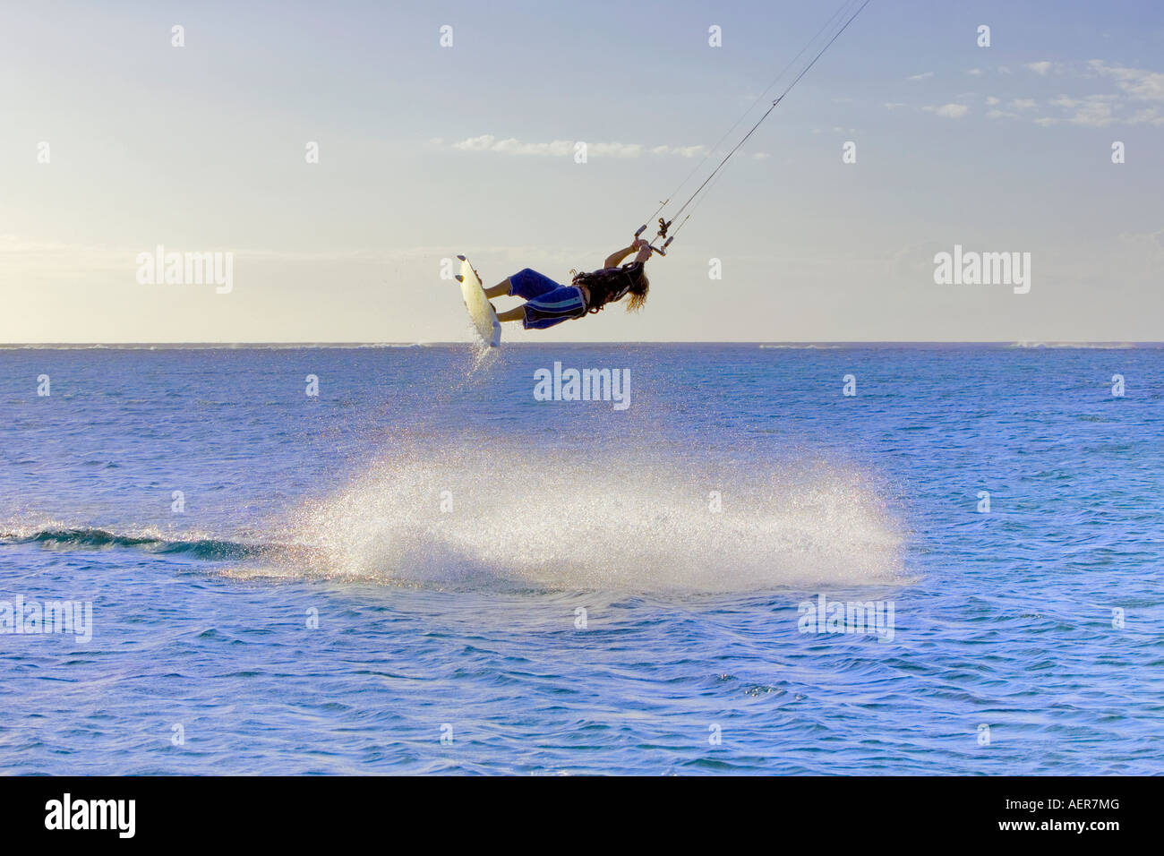 Kite surfer stunt dimostrazione tecnica - Maurizio Foto Stock