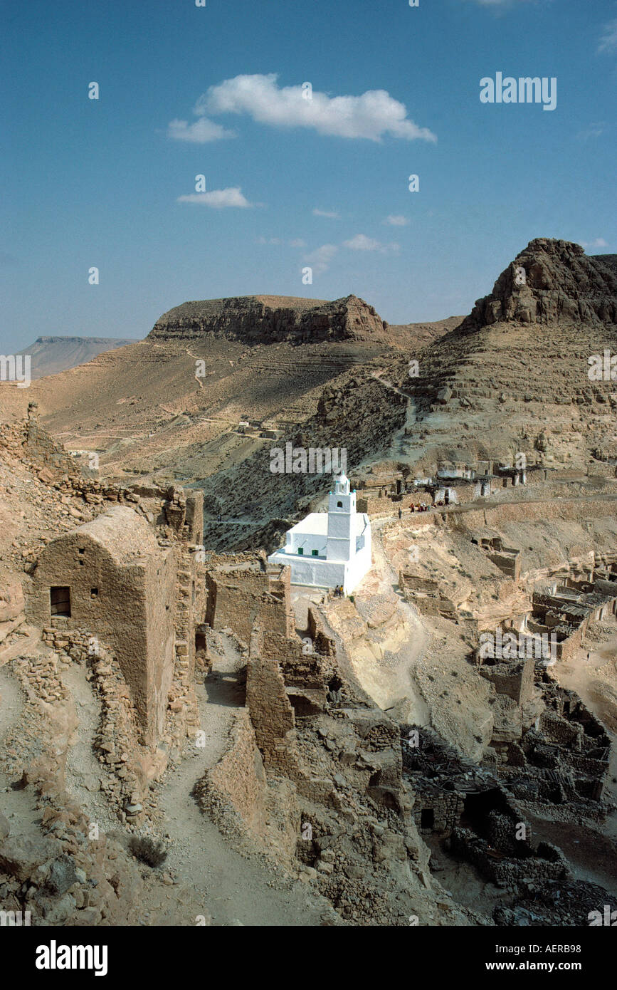 Rovine di antichi ksar significa fortificato del castello di storage villaggio di montagna di chenini tunisia Foto Stock