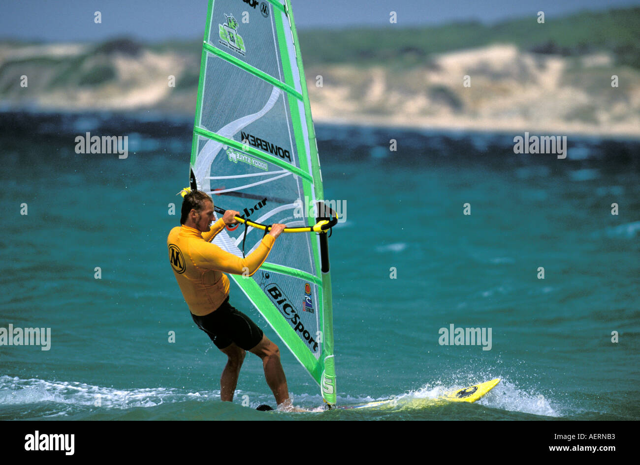 Windsurf Tarifa 360 gybe 2a di 7 sequenza di immagini Foto Stock