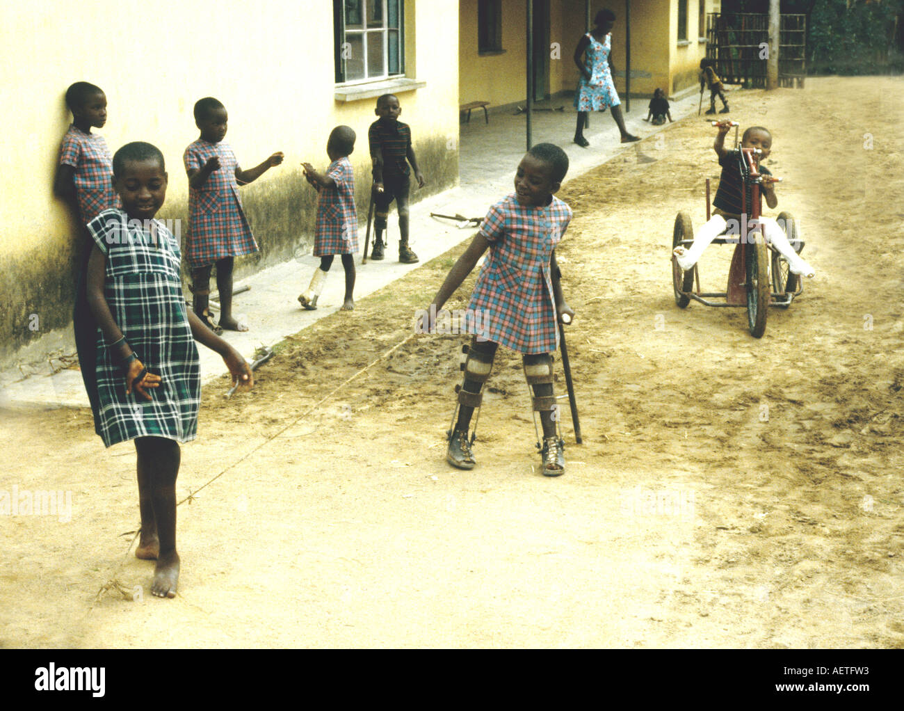 Gatagar Rwanda: un centro di riabilitazione per i bambini vittime di polio. Bambini a giocare Foto Stock