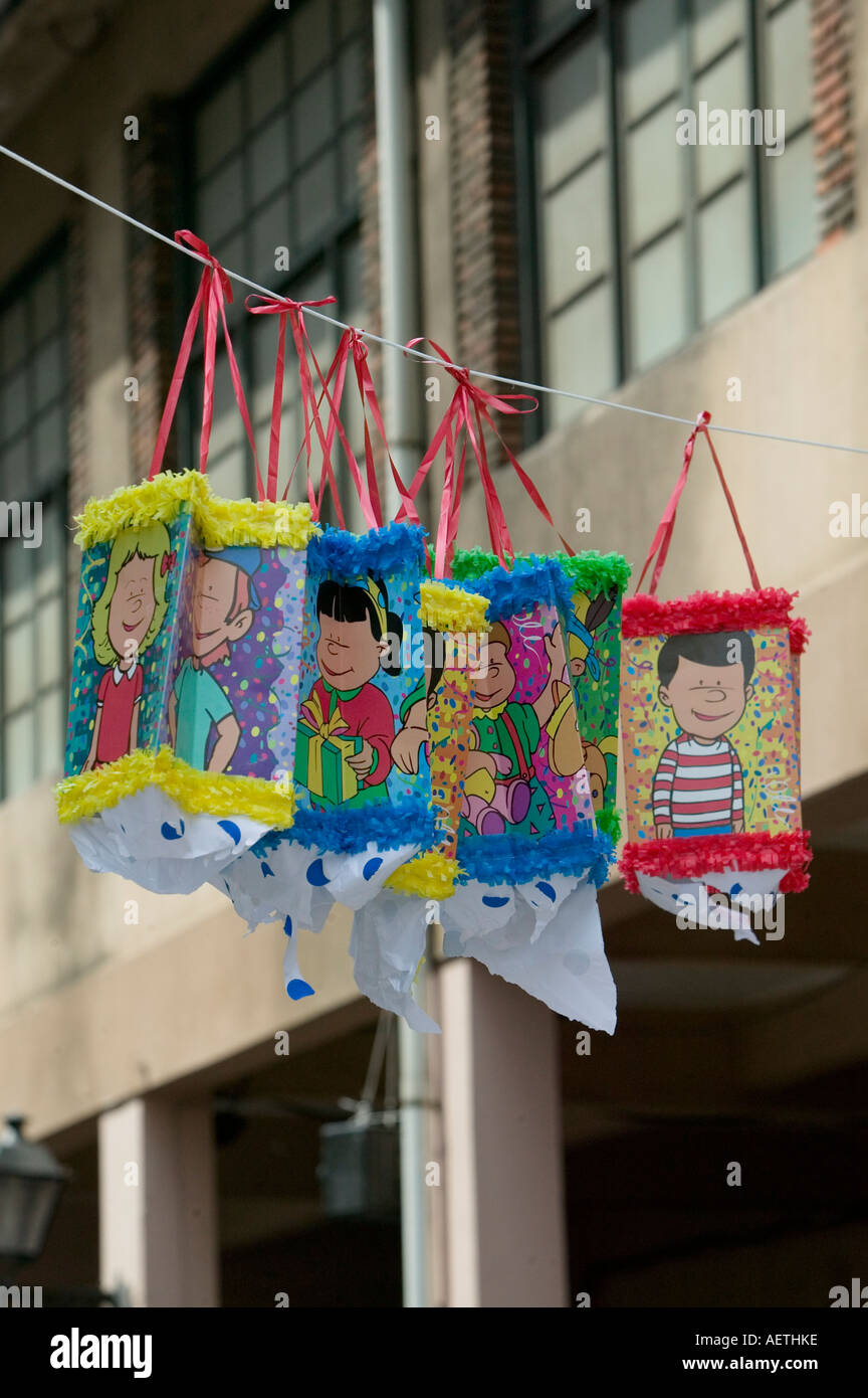 Decorazione per strada Virgen de la Guia fiesta Portugalete vicino a Bilbao Pais Vasco Paesi baschi Spagna Europa Foto Stock