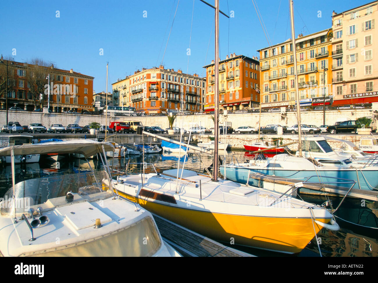 Il porto Nice Alpes Maritimes Provenza Costa Azzurra Costa Azzurra Francia Europa Mediterranea Foto Stock