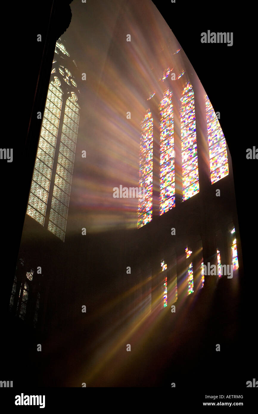 Nuova finestra nella cattedrale di Colonia che è stato progettato dal famoso artista tedesco Gerhard Richter Foto Stock