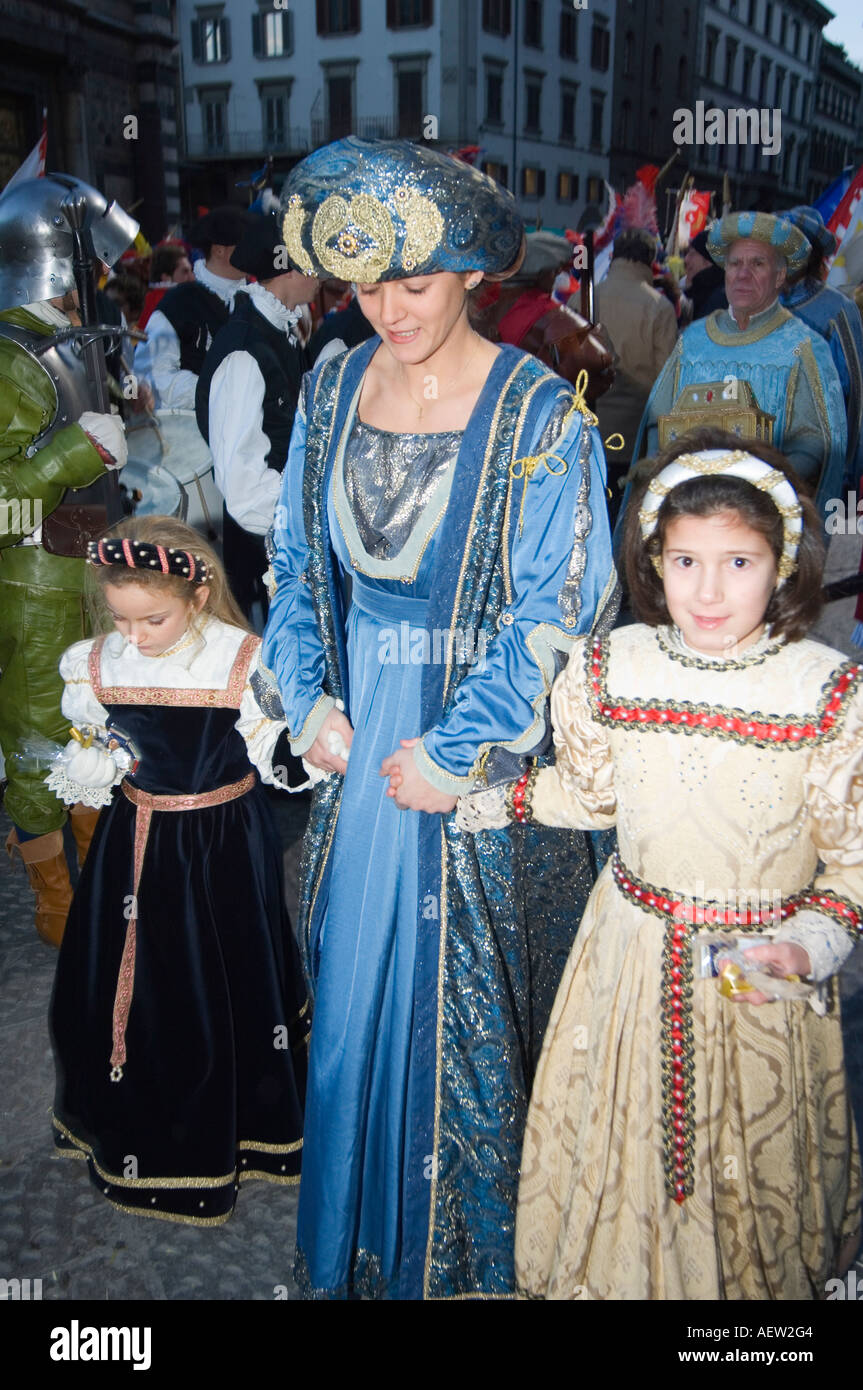 Costumi tradizionali e sfilata di Epifania Befana festa medievale Firenze  Toscana Italia Europa Foto stock - Alamy